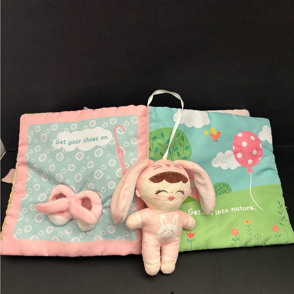 Rorolulu Soft cloth activity book w/Doll - Picture 5 of 6